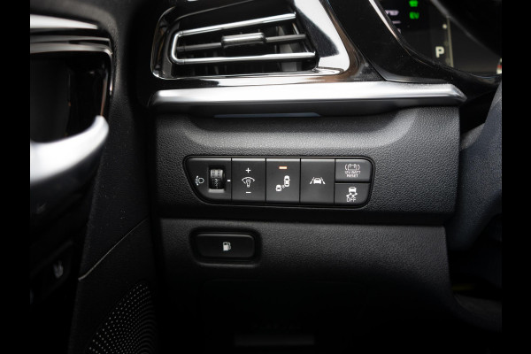 Kia Niro 1.6 GDi Hybrid ExecutiveLine | Cruise | Carplay | Navi | Keyless | Stoelverwarming-ventilatie | schuif-kanteldak