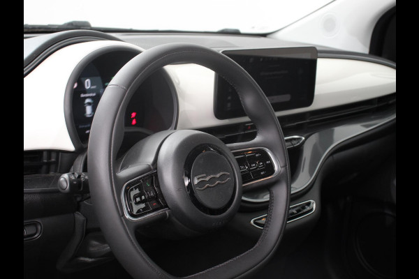 Fiat 500 Urban 42 kWh Airco Climate control 360 Camera Stoelverwarming Keyless Wireless CarPlay Dodehoek Assistant 85 kW Charger Actieradius 320km WLTP