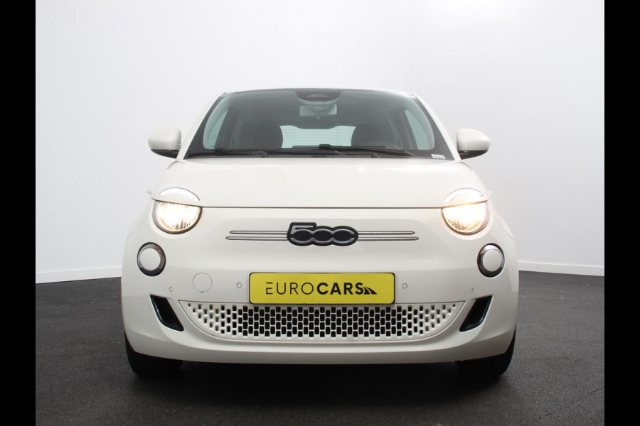 Fiat 500 Urban 42 kWh Airco Climate control 360 Camera Stoelverwarming Keyless Wireless CarPlay Dodehoek Assistant 85 kW Charger Actieradius 320km WLTP