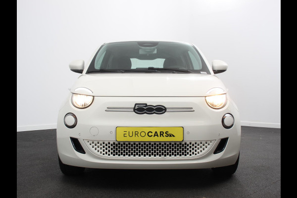 Fiat 500 Urban 42 kWh Airco Climate control 360 Camera Stoelverwarming Keyless Wireless CarPlay Dodehoek Assistant 85 kW Charger Actieradius 320km WLTP