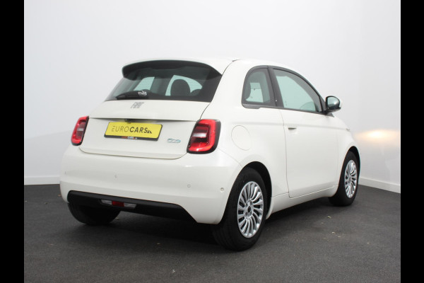 Fiat 500 Urban 42 kWh Airco Climate control 360 Camera Stoelverwarming Keyless Wireless CarPlay Dodehoek Assistant 85 kW Charger Actieradius 320km WLTP