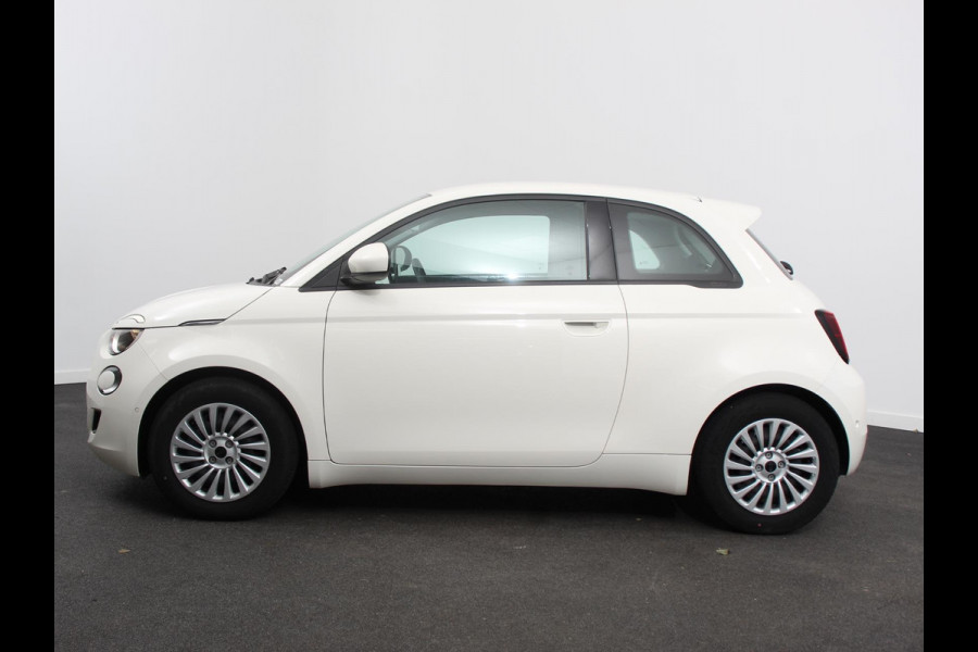 Fiat 500 Urban 42 kWh Airco Climate control 360 Camera Stoelverwarming Keyless Wireless CarPlay Dodehoek Assistant 85 kW Charger Actieradius 320km WLTP