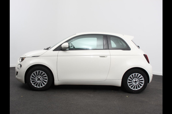 Fiat 500 Urban 42 kWh Airco Climate control 360 Camera Stoelverwarming Keyless Wireless CarPlay Dodehoek Assistant 85 kW Charger Actieradius 320km WLTP
