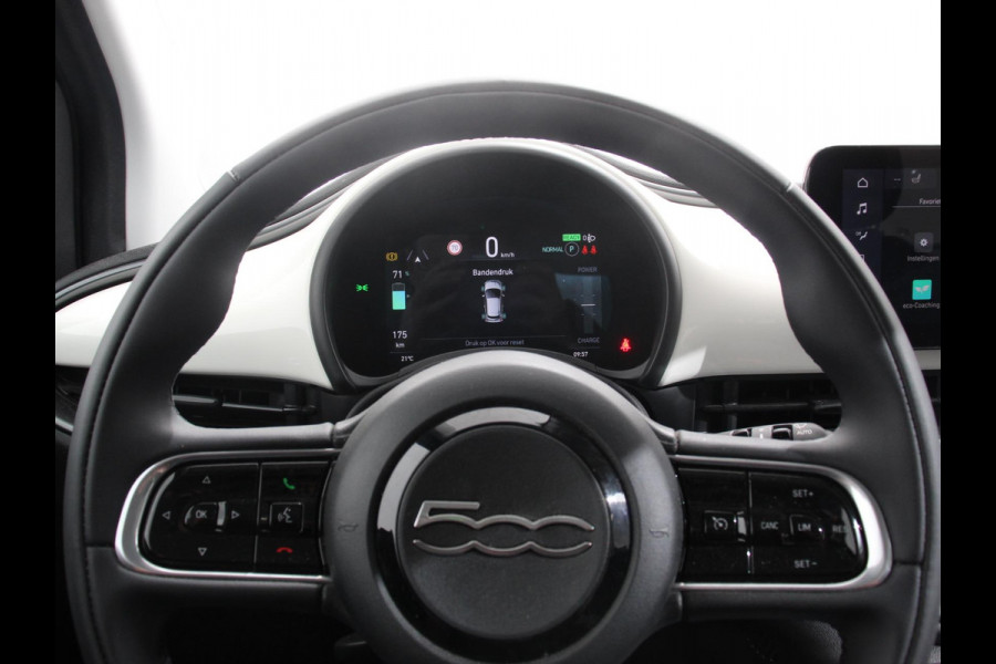 Fiat 500 Urban 42 kWh Airco Climate control 360 Camera Stoelverwarming Keyless Wireless CarPlay Dodehoek Assistant 85 kW Charger Actieradius 320km WLTP