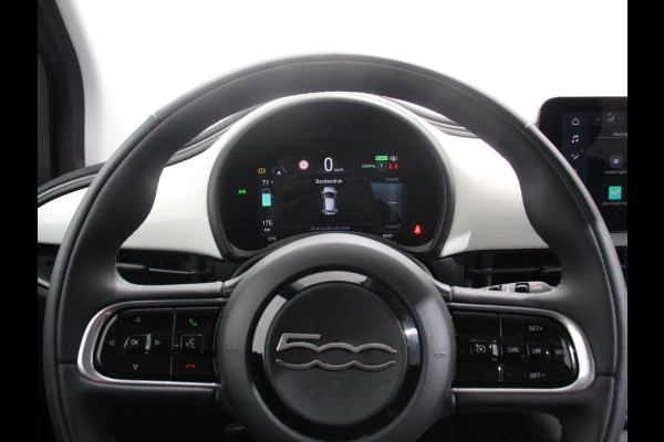 Fiat 500 Urban 42 kWh Airco Climate control 360 Camera Stoelverwarming Keyless Wireless CarPlay Dodehoek Assistant 85 kW Charger Actieradius 320km WLTP