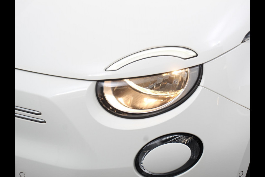 Fiat 500 Urban 42 kWh Airco Climate control 360 Camera Stoelverwarming Keyless Wireless CarPlay Dodehoek Assistant 85 kW Charger Actieradius 320km WLTP