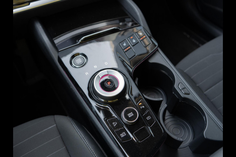 Kia Sportage 1.6 T-GDi Hybrid DynamicPlusLine | Navigatie | Schuifkanteldak | Clima | Stoel en stuurverwarming |