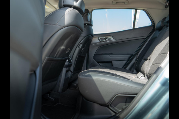 Kia Sportage 1.6 T-GDi Hybrid DynamicPlusLine | Navigatie | Schuifkanteldak | Clima | Stoel en stuurverwarming |