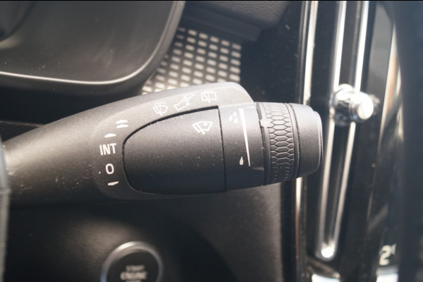 Volvo XC40 1.5 T4 Recharge R-Design -NAVI-ECC-CAM-LED-