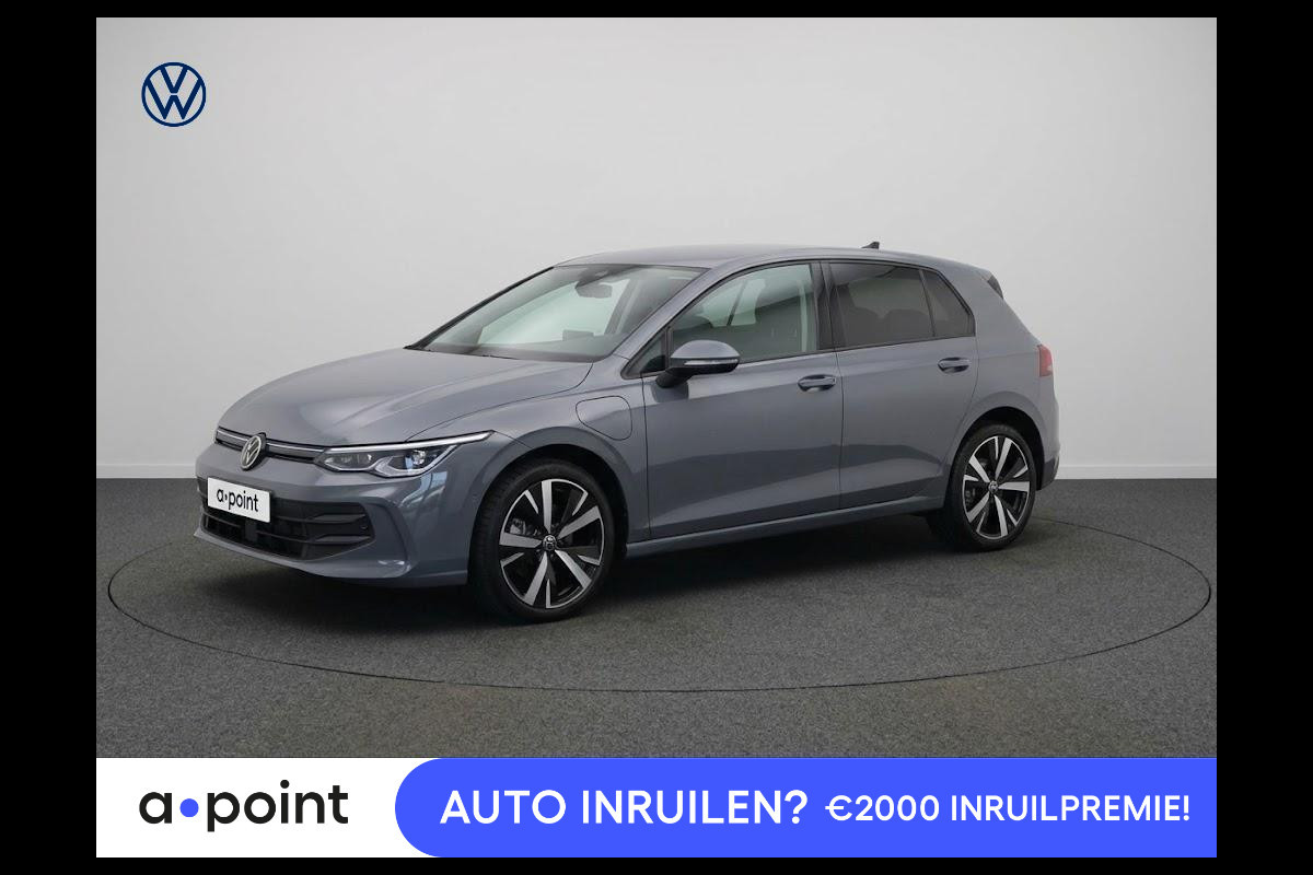 Volkswagen Golf Life Edition 1.5 eHybrid 150 kW / 204 PK Hatchback / Trekhaak / Carplay / 19 Inch