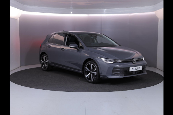 Volkswagen Golf Life Edition 1.5 eHybrid 150 kW / 204 PK Hatchback / Trekhaak / Carplay / 19 Inch