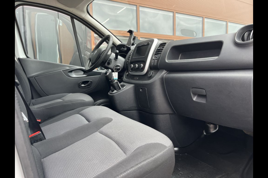 Renault Trafic 2.0 dCi 120pk L2 Comfort 3p Lease €276 /m, 2x Schuifdeur, Trekhaak, Airco, Navi, PDC, Led, Cruise controle, Onderhoudshistorie aanwezig