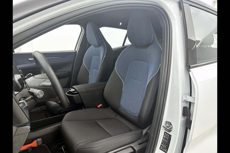 Volvo EX30 Single Motor Extended Range Plus 69 kWh (NL-auto, Camera, Carplay, StoelV, Lane Assist, Etc)