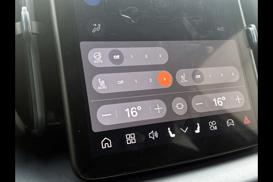 Volvo EX30 Single Motor Extended Range Plus 69 kWh (NL-auto, Camera, Carplay, StoelV, Lane Assist, Etc)