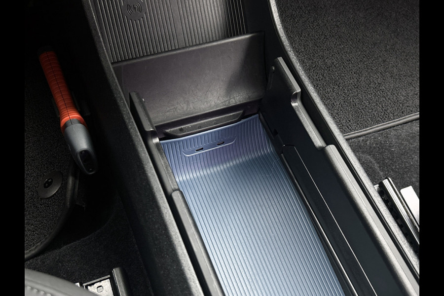 Volvo EX30 Single Motor Extended Range Plus 69 kWh (NL-auto, Camera, Carplay, StoelV, Lane Assist, Etc)