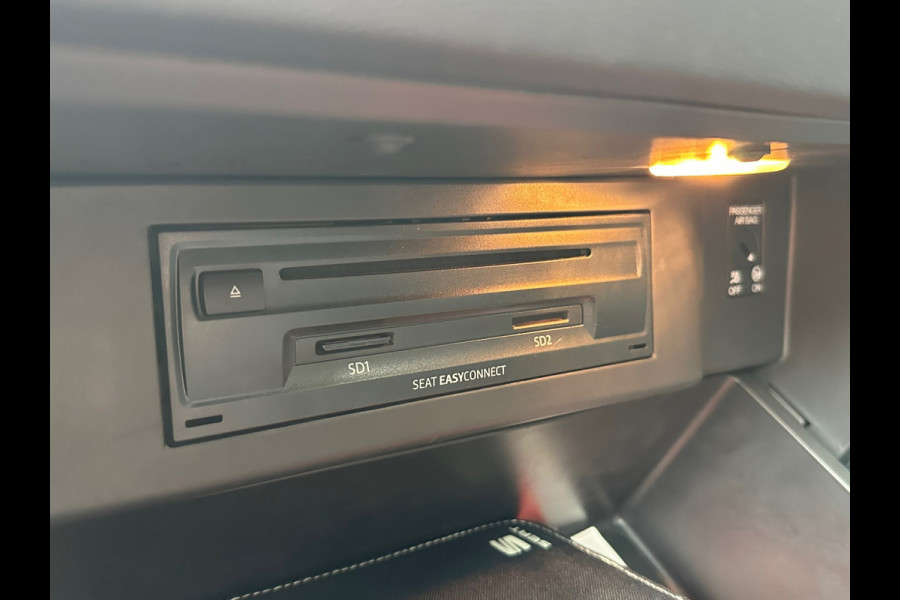 Seat Leon 1.5 TSI FR Edition Automaat Leer Navi Carplay