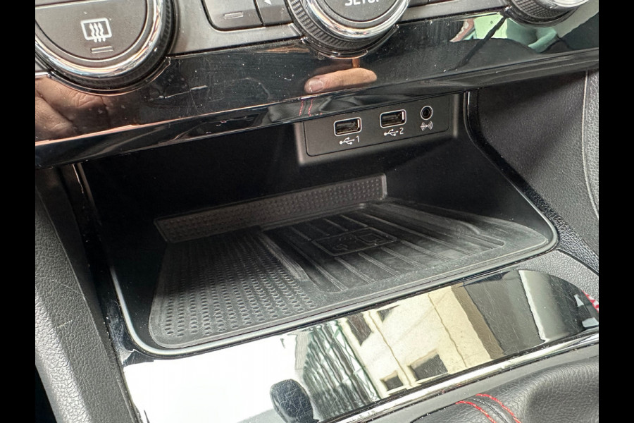 Seat Leon 1.5 TSI FR Edition Automaat Leer Navi Carplay