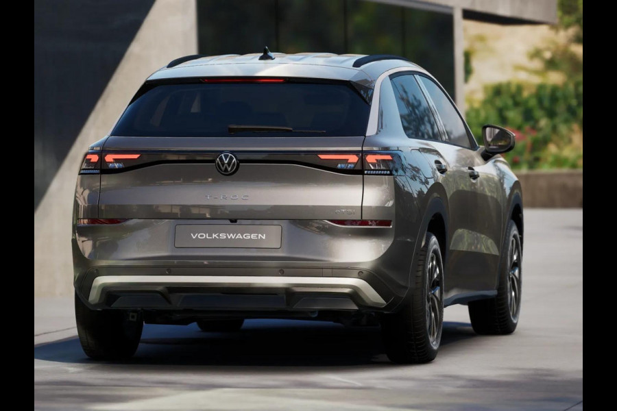 Volkswagen T-Roc Limited Edition 1.5 eTSI 85 kW / 116 PK SUV 7 vers Achteruitrijcamera | Stoelverwarming | Carplay