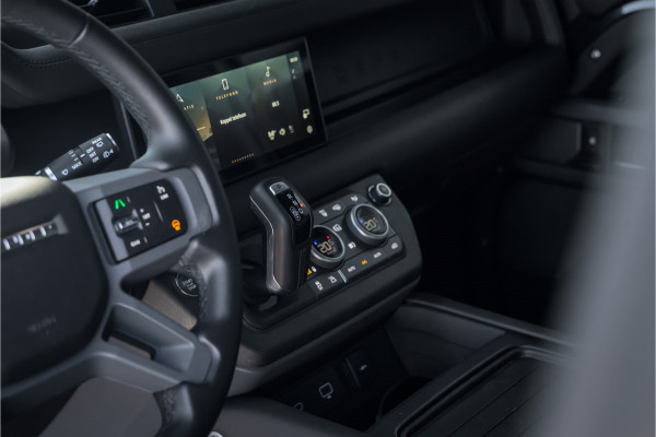 Land Rover Defender 110 3.0 D250 X-Dynamic SE Laag schot grijs kenteken
