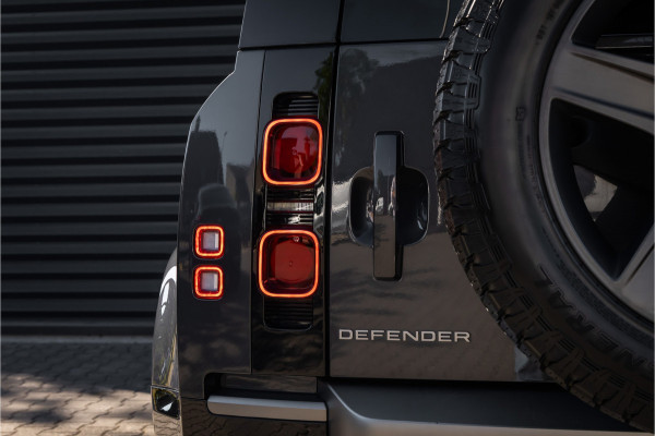Land Rover Defender 110 3.0 D250 X-Dynamic SE Laag schot grijs kenteken