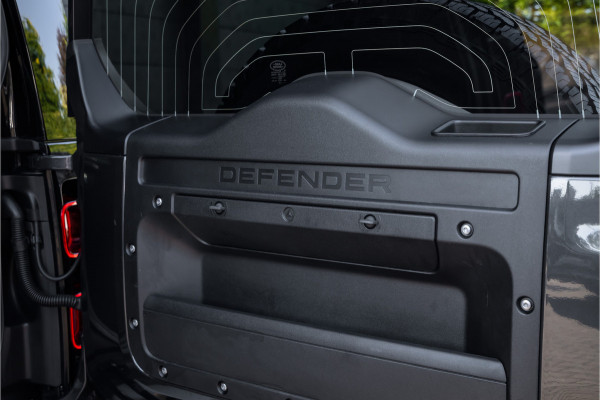 Land Rover Defender 110 3.0 D250 X-Dynamic SE Laag schot grijs kenteken
