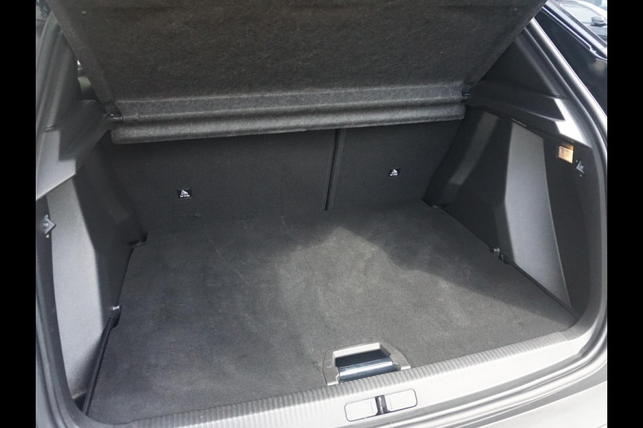 Peugeot 2008 GT 1.2 Turbo 130 Pk 360 Camera