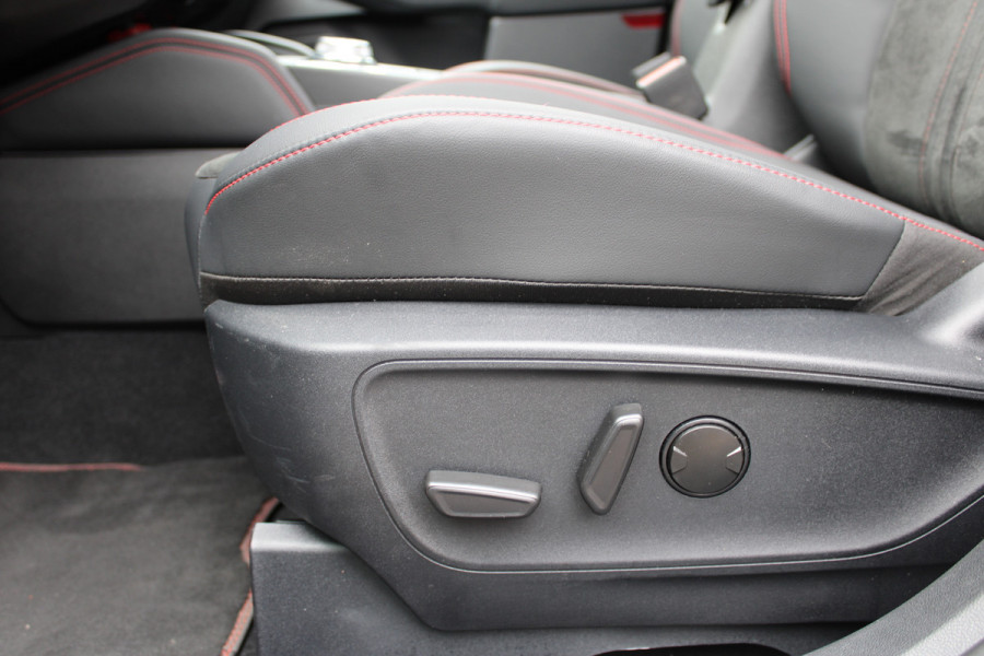 Ford Kuga 2.5 PHEV ST-Line X | Panoramadak | Trekhaak | B&O | Winterpack