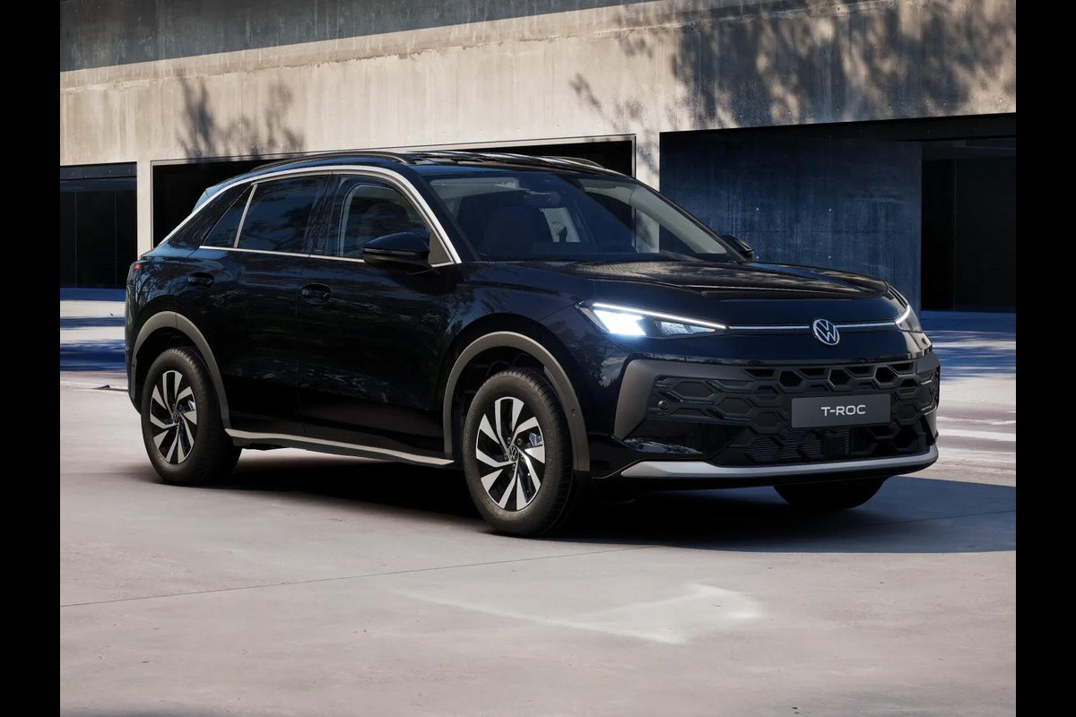 Volkswagen T-Roc Limited Edition 1.5 eTSI 85 kW / 116 PK SUV 7 vers Achteruitrijcamera | Stoelverwarming | Carplay