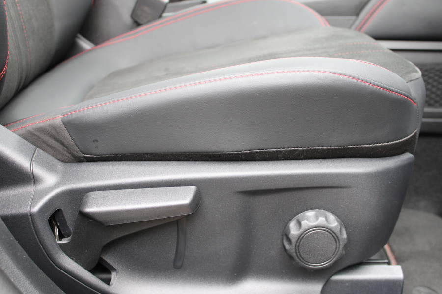 Ford Kuga 2.5 PHEV ST-Line X | Panoramadak | Trekhaak | B&O | Winterpack