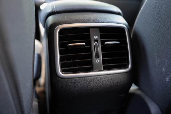 Kia Sportage 1.6 T-GDI Black Edition | Navigatie | Carplay | Camera | Clima