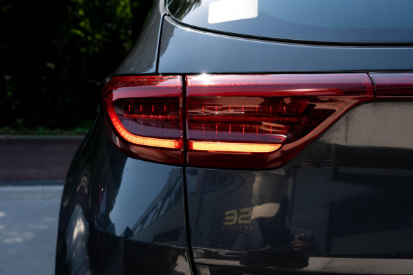 Kia Sportage 1.6 T-GDI Black Edition | Navigatie | Carplay | Camera | Clima