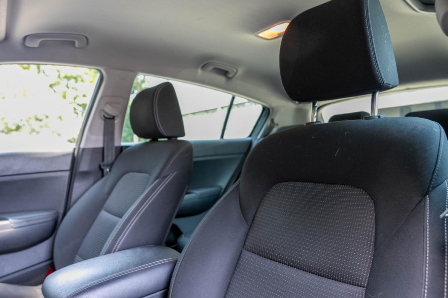 Kia Sportage 1.6 T-GDI Black Edition | Navigatie | Carplay | Camera | Clima