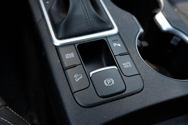 Kia Sportage 1.6 T-GDI Black Edition | Navigatie | Carplay | Camera | Clima