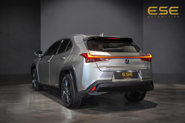 Lexus UX 250h Luxury Line | Carplay | Camera | Adaptive Cruise | Led | Navigatie