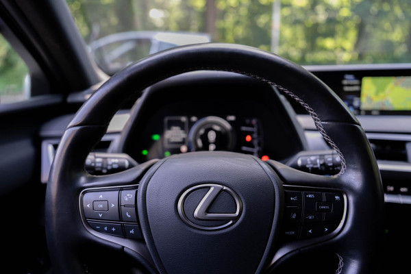 Lexus UX 250h Luxury Line | Carplay | Camera | Adaptive Cruise | Led | Navigatie