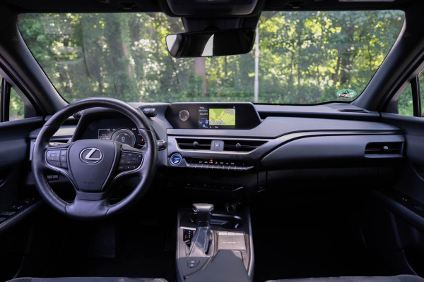 Lexus UX 250h Luxury Line | Carplay | Camera | Adaptive Cruise | Led | Navigatie