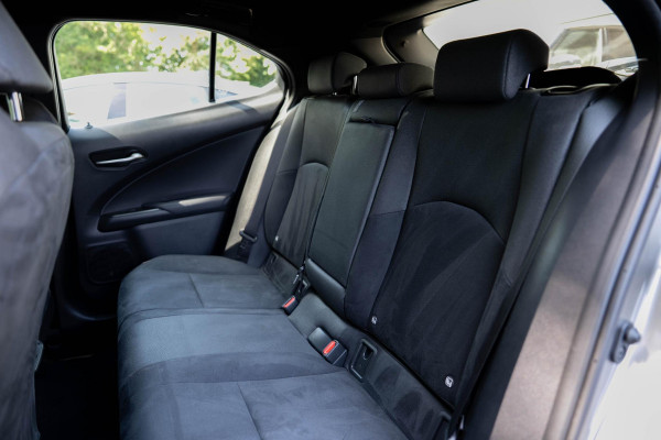 Lexus UX 250h Luxury Line | Carplay | Camera | Adaptive Cruise | Led | Navigatie