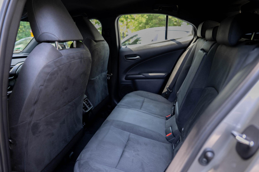 Lexus UX 250h Luxury Line | Carplay | Camera | Adaptive Cruise | Led | Navigatie