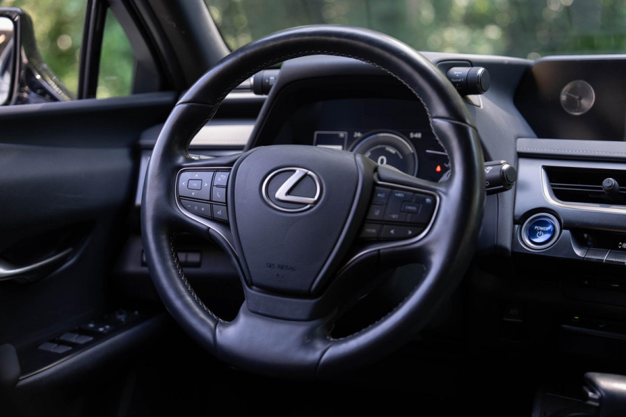 Lexus UX 250h Luxury Line | Carplay | Camera | Adaptive Cruise | Led | Navigatie