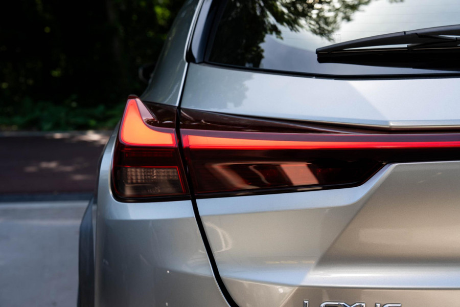 Lexus UX 250h Luxury Line | Carplay | Camera | Adaptive Cruise | Led | Navigatie