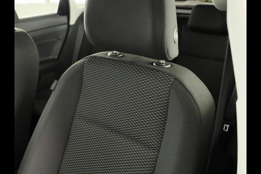 Volkswagen Taigo Edition 1.0 TSI 70 kW / 95 PK CUV 5 versn. Hand Carplay | Zijruiten getint