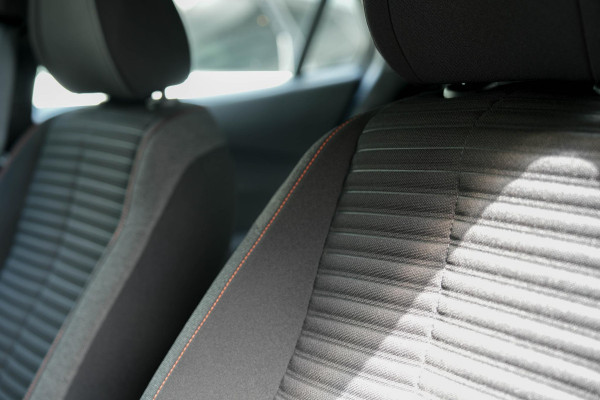Peugeot 2008 1.2 PureTech Active Pack | Camera | Carplay | Navi | Cruise
