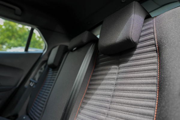 Peugeot 2008 1.2 PureTech Active Pack | Camera | Carplay | Navi | Cruise