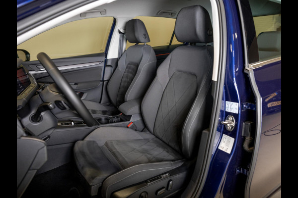 Volkswagen Golf 1.5 eTSI R-Line Business+ 150pk / Dodehoek detectie / Elektrisch verstelbare stoelen met geheugen / Achteruitrijcamera / Stoelverwarming / Apple carplay /
