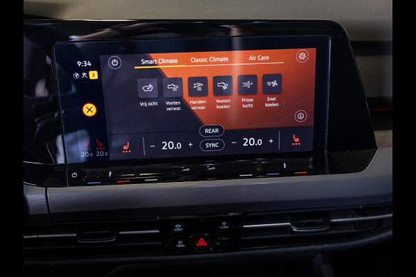 Volkswagen Golf 1.5 eTSI R-Line Business+ 150pk / Dodehoek detectie / Elektrisch verstelbare stoelen met geheugen / Achteruitrijcamera / Stoelverwarming / Apple carplay /