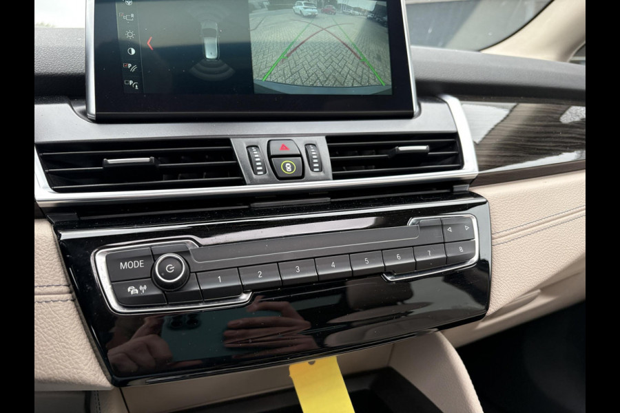 BMW 2 Serie Active Tourer 225xe iPerformance High Executive | PHEV | Panoramadak | Stoelverwarming | Leder | Head-Up | Navi