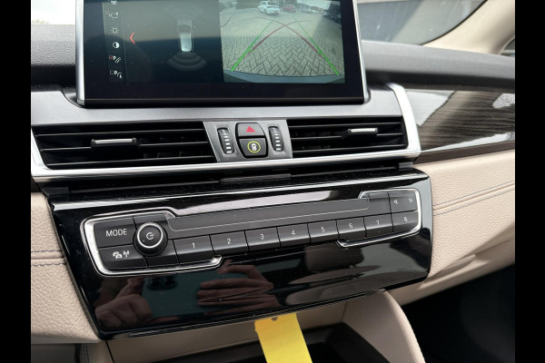 BMW 2 Serie Active Tourer 225xe iPerformance High Executive | PHEV | Panoramadak | Stoelverwarming | Leder | Head-Up | Navi