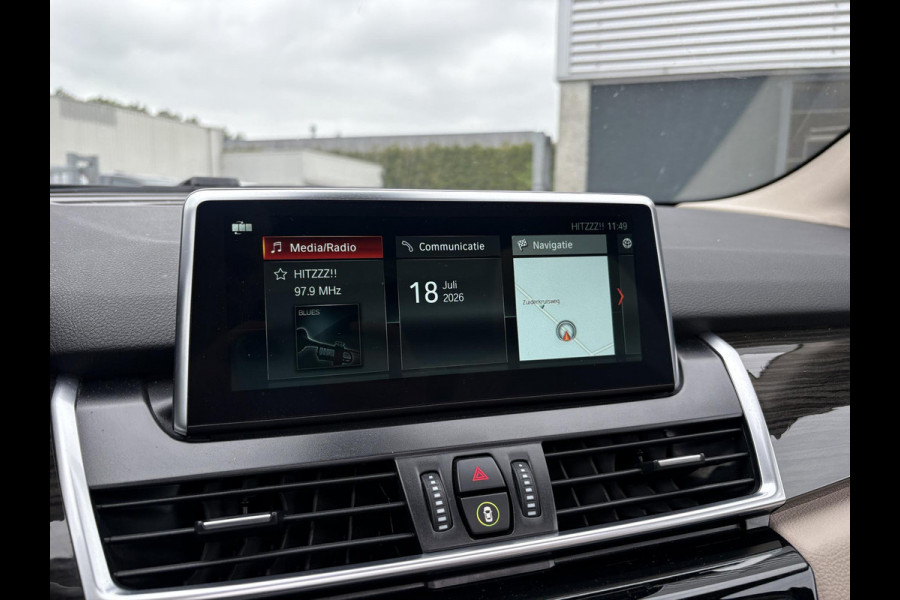BMW 2 Serie Active Tourer 225xe iPerformance High Executive | PHEV | Panoramadak | Stoelverwarming | Leder | Head-Up | Navi