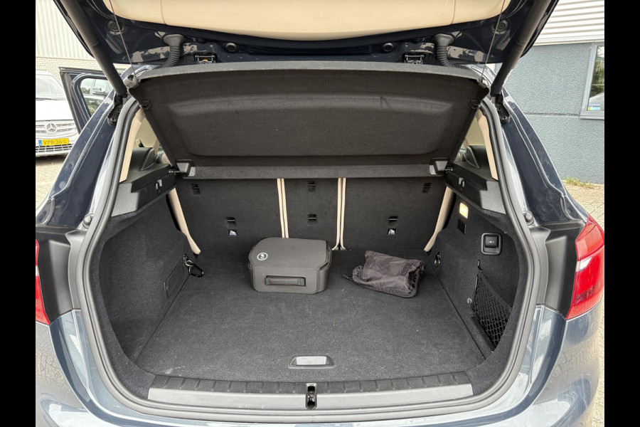 BMW 2 Serie Active Tourer 225xe iPerformance High Executive | PHEV | Panoramadak | Stoelverwarming | Leder | Head-Up | Navi