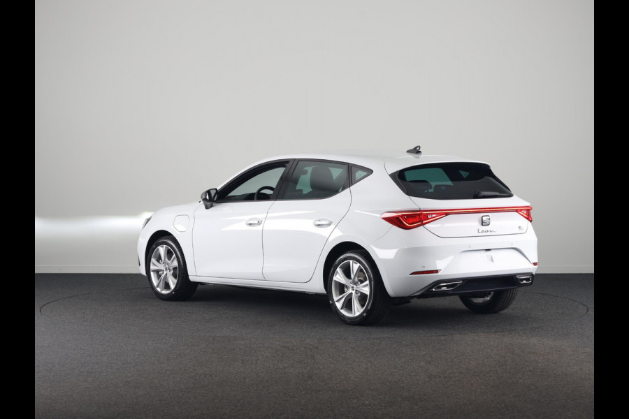 Seat Leon 1.5 TSI e-Hybrid FR Business | Elektr. Trekhaak | Technology Pack | Keyless Entry | Verwarmbare Stoelen | Navigatie | Draadloze Carplay